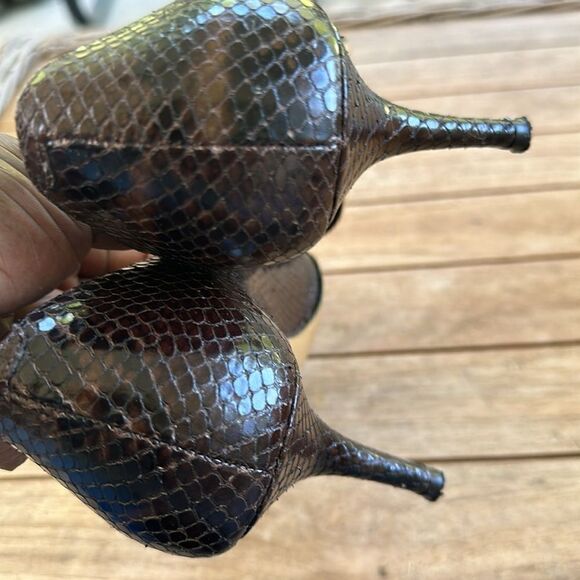 Coach Snakeskin Chocolate Brown Pumps 8.5 - Picture 5 of 10